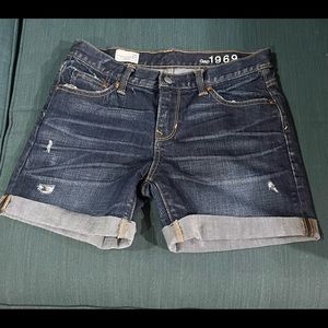 Gap 1969 sexy boyfriend shorts